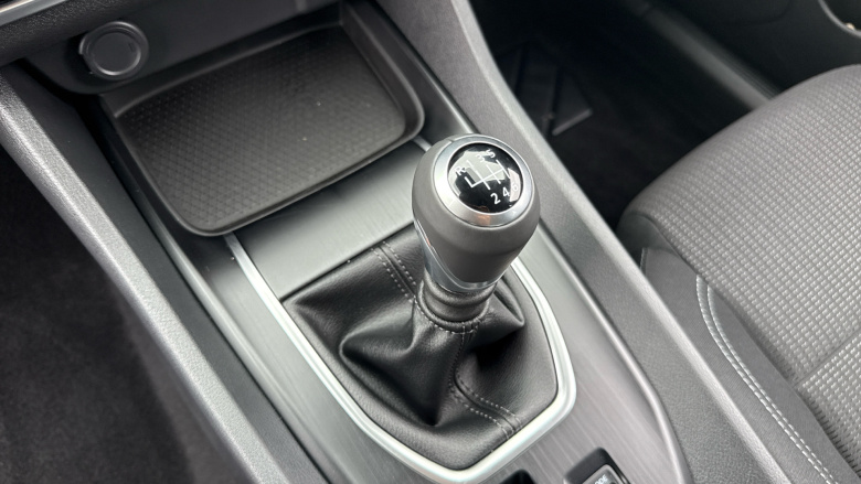 Nissan Qashqai 1.3 DiG-T MH Acenta Premium 5dr Petrol Hatchback